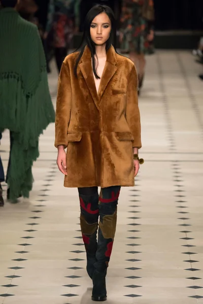 Look 9